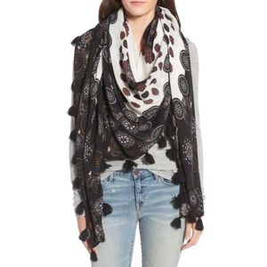 Never worn Nordstrom retro medallion tassel scarf